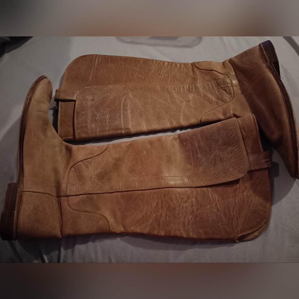 *SOLD* Women's The Frye Company boots